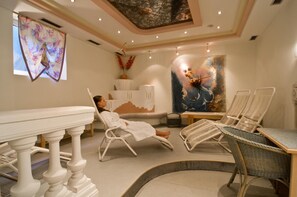 Sauna, baño de vapor y masajes con piedras calientes