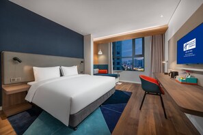 Premium bedding, down comforters, in-room safe, desk - Holiday Inn Express Linyi North New District by IHG (Linyi)