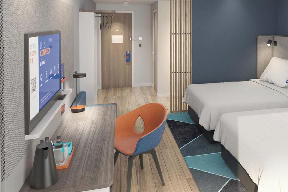 Standard Room, 2 Single Beds | Down duvets, memory-foam beds, in-room safe, desk