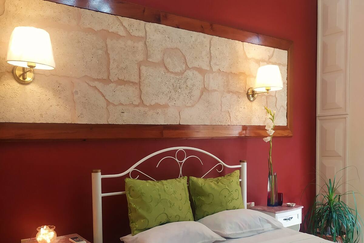 Minibar, decoración personalizada y muebles diferentes