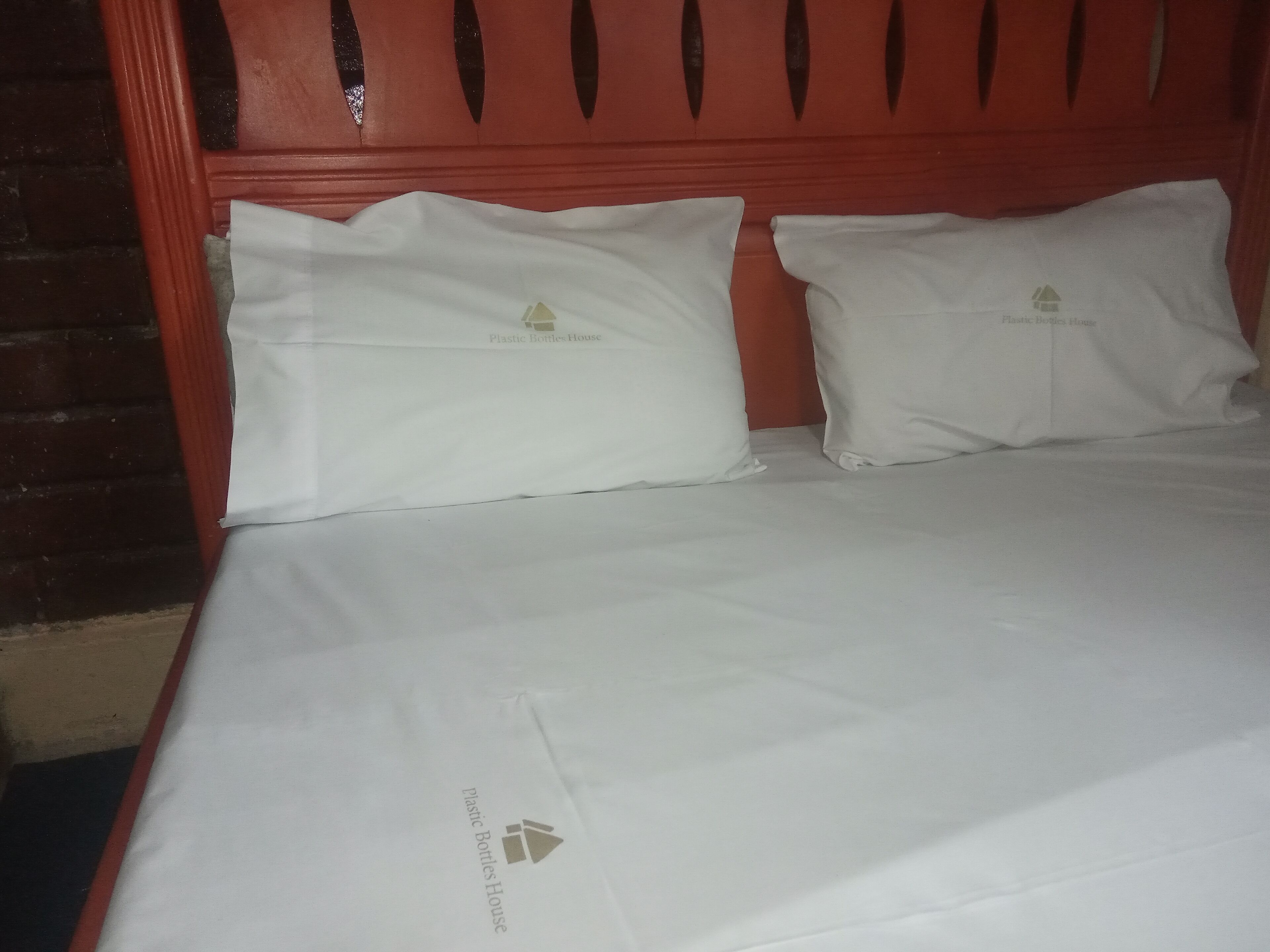 3 dormitorios, escritorio, tabla de planchar con plancha y wifi