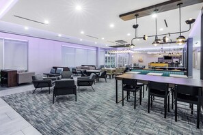 Desayuno continental gratuito y diario