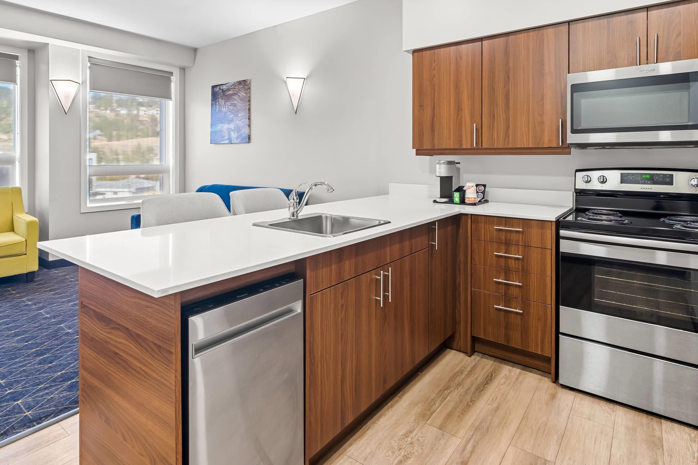 Hochwertige Bettwaren, Pillowtop-Betten, Schreibtisch