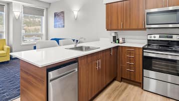 Hochwertige Bettwaren, Pillowtop-Betten, Schreibtisch