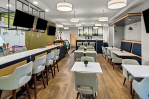 含每日吃到飽早餐