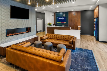 Lobby. Park Inn by Radisson, Kelowna
