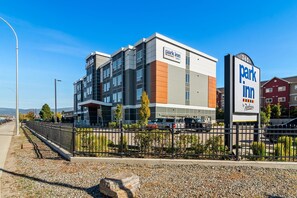 Exterior - Park Inn by Radisson, Kelowna (Kelowna)