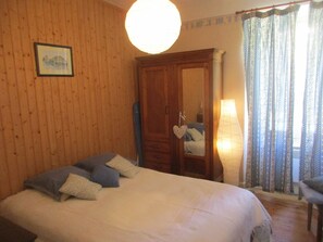 3 chambres, fer et planche à repasser, Wi-Fi