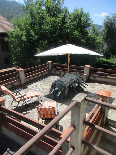 appartement 6 personnes dans village à proximité BEILLE et AX 3 DOMAINES