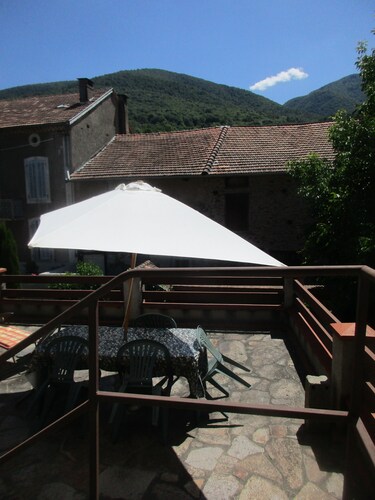 appartement 6 personnes dans village à proximité BEILLE et AX 3 DOMAINES