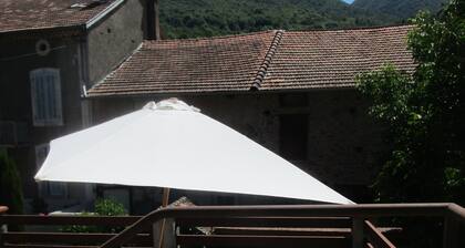 appartement 6 personnes dans village à proximité BEILLE et AX 3 DOMAINES