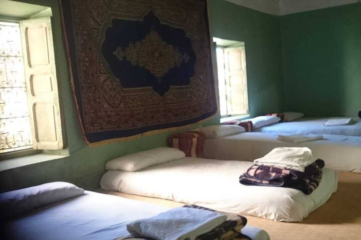 Dormitorio compartido, vista al jardín | Wifi gratis y ropa de cama