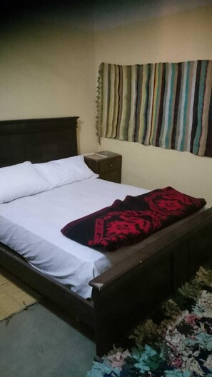 Habitación doble, vista al jardín | Wifi gratis y ropa de cama