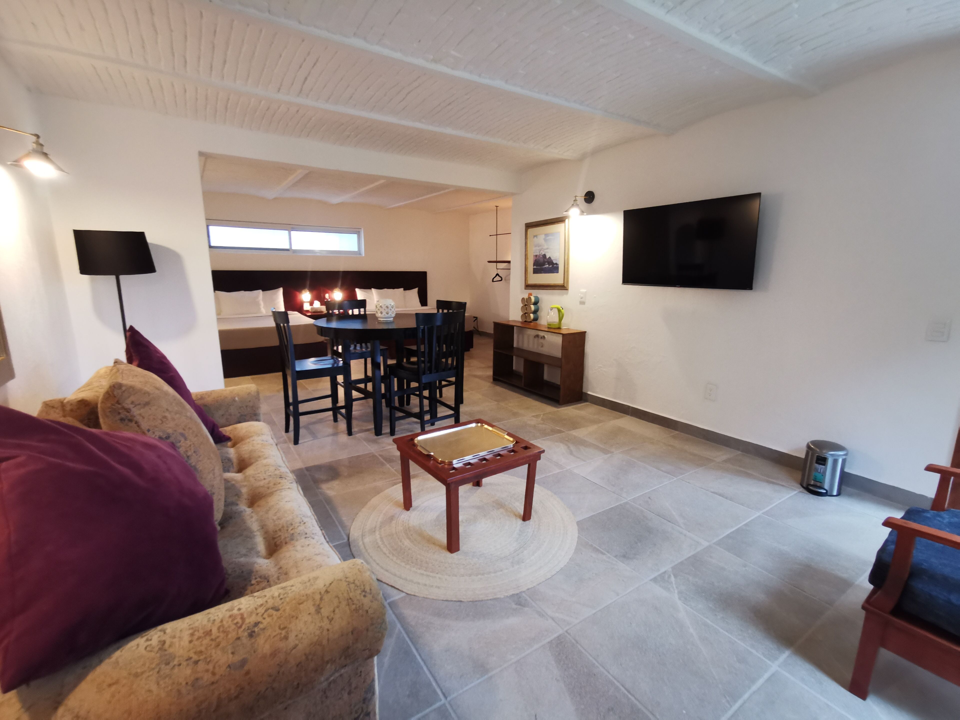 garden master | living area | 50-inch smart tv with cable channels, tv