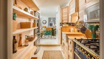 Fridge, microwave, oven, dishwasher