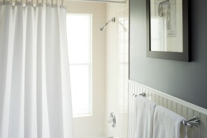 Monhegan Island | Bathroom
