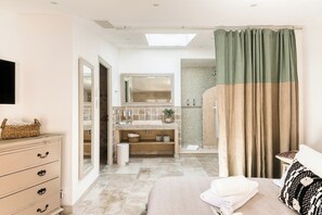 1 غرفة نوم ومكواة/لوح كي وواي فاي وملاءات أسرّة