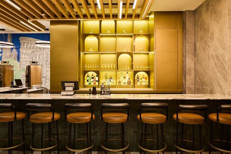 Delta Hotels by Marriott New York Times Square - Image 12