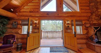 AWESOME LOGHOME: HOT TUB , free WIFI, CHECK IN/ OUT 1pm, lovely back in TORREON