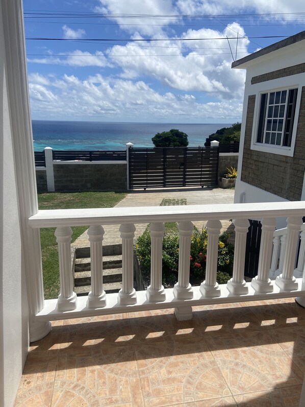 Property grounds - Atlantic Breeze Apartment 3 - Canouan Island (Canouan Island)