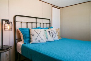 Basic Mobile Home, 3 Bedrooms, Non Smoking | 3 bedrooms, individually decorated, individually furnished - Red Sands Habitation (Moab)