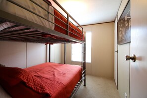 Basic Mobile Home, 3 Bedrooms, Non Smoking