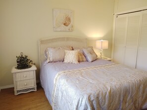 2 bedrooms, iron/ironing board, WiFi