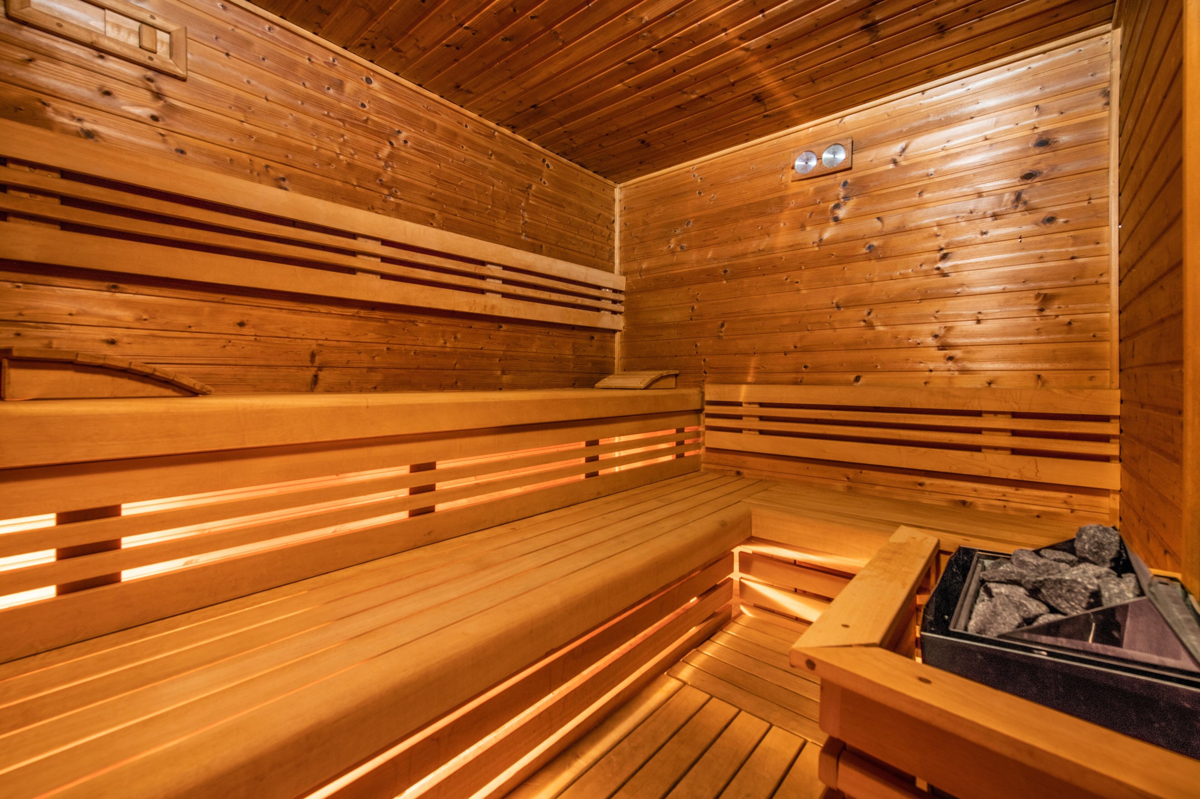 sauna, hot tub, steam room