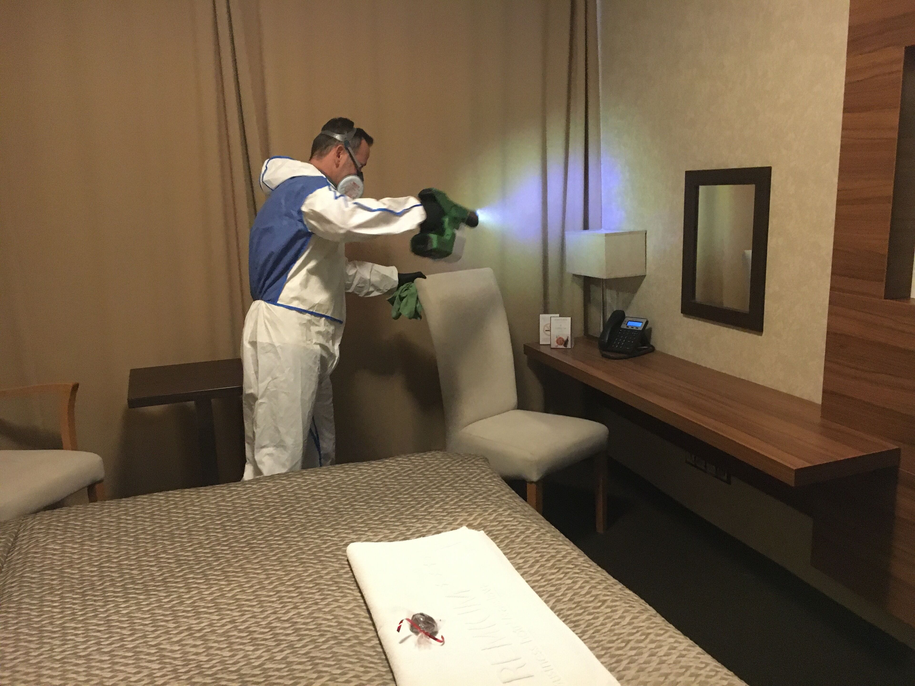 comfort single room | 1 bedroom, minibar, in-room safe, desk