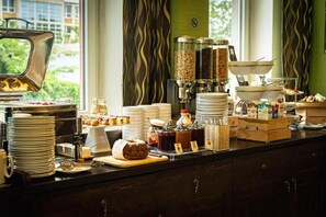 Free daily buffet breakfast 