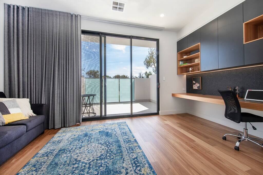 SUNSET CLIFFS luxury stay at Maslin Beach — image 8