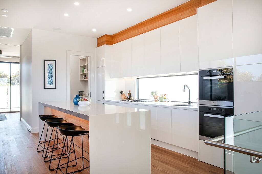 SUNSET CLIFFS luxury stay at Maslin Beach — image 7