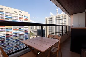 Outdoor dining - OZPED Flats Particulares Bonaparte (Brasília)