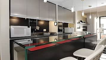 Basic Apartment | Dining