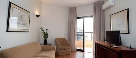 Apartment | Living area | Flat-screen TV