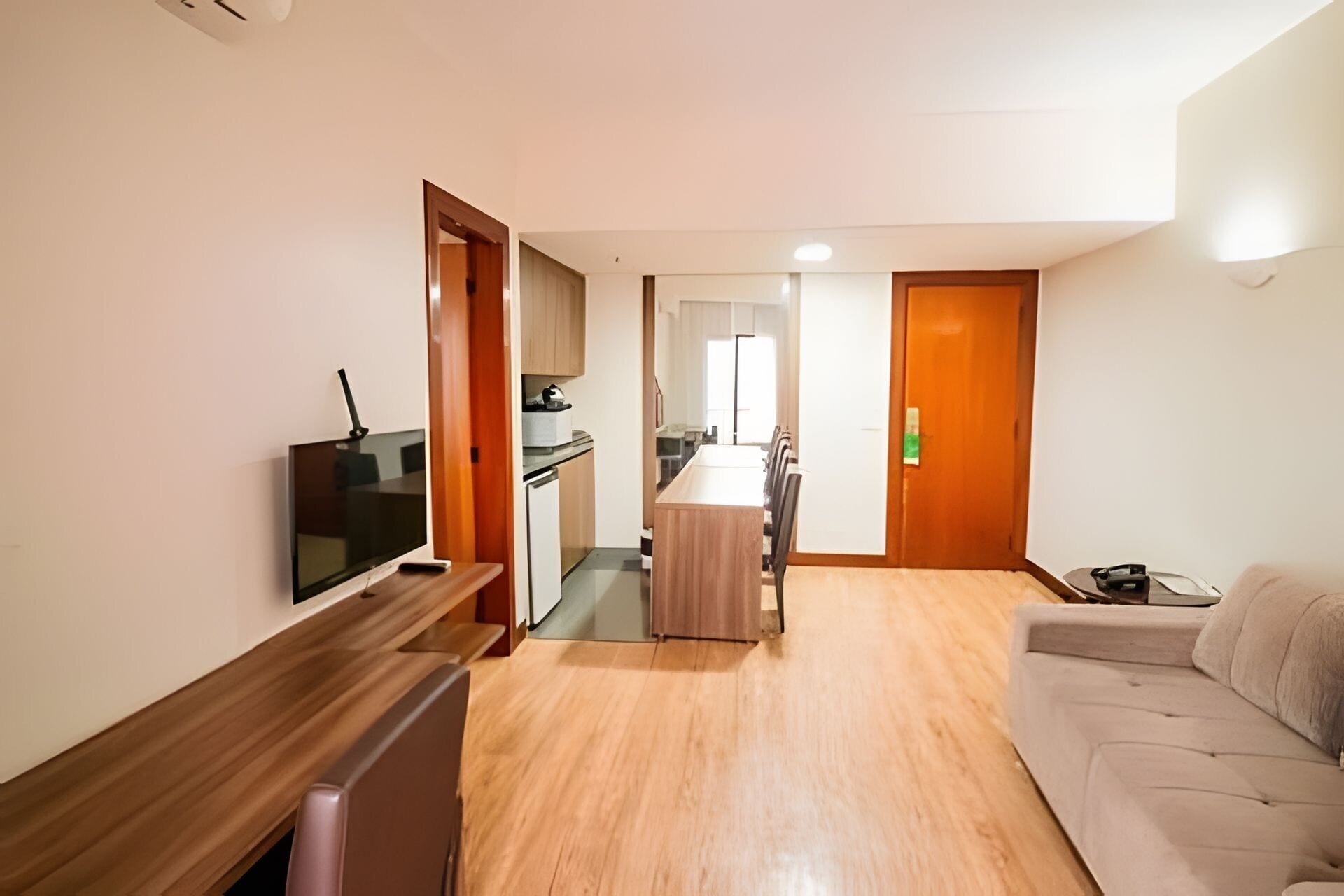 Apartemen | Area keluarga | TV layar datar