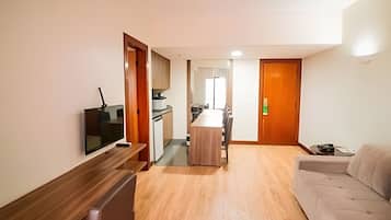 Apartemen | Area keluarga | TV layar datar