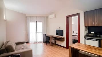 Apartamento | Área de estar | TV de tela plana