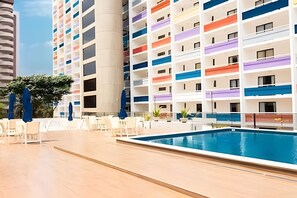 Outdoor pool, sun loungers