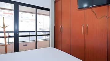 Apartamento básico | Wi-Fi de cortesia, roupa de cama