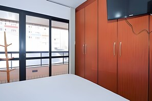 Basic Apartment | Free WiFi, bed sheets