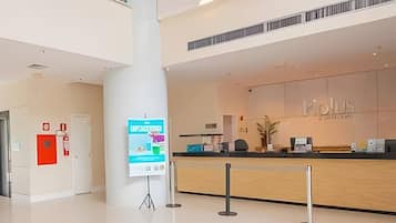 Apartamento básico | Saguão