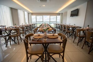 Dining - OZPED Flats Particulares Vision (Brasília)