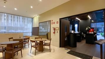 Apartment | Dining