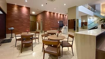 Apartment | Dining