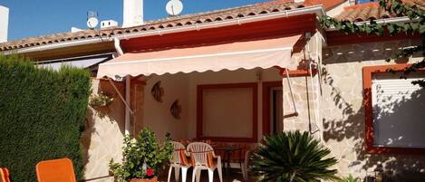 Ulkoruokailutilat