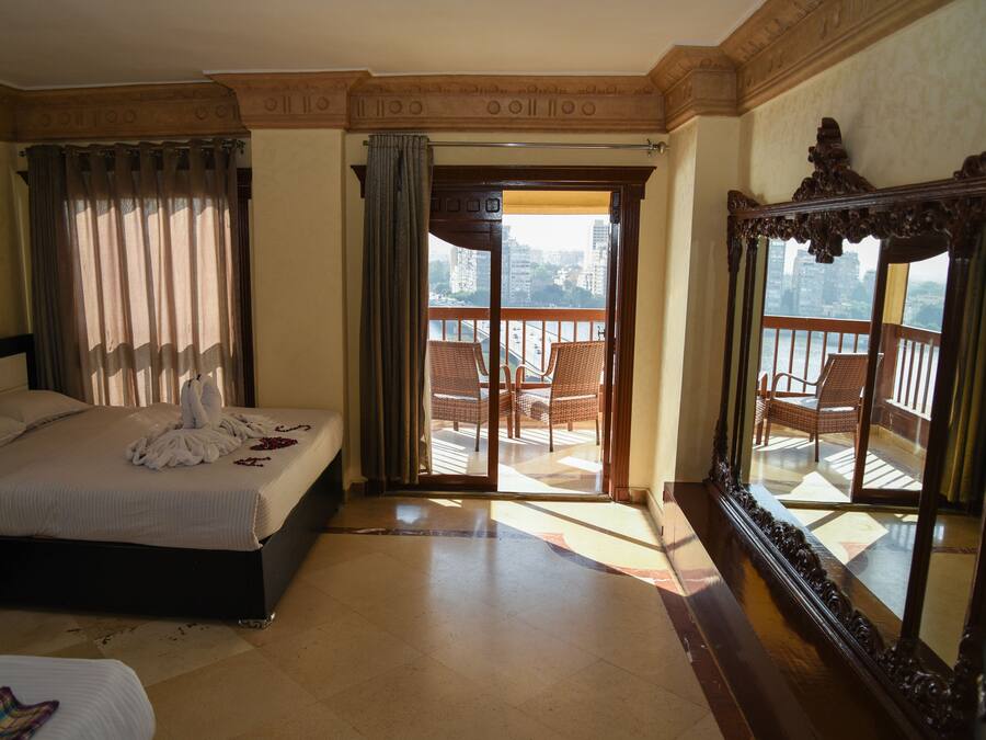 Junior Suite, Nile View | Ropa de cama de alta calidad, minibar, decoración individual