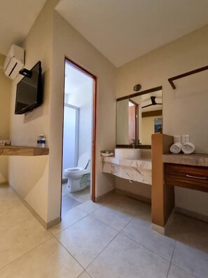 Standard Double Room, 2 Queen Beds | Bathroom | Shower, towels, soap, shampoo - Hotel Casa Ixtapa (Ixtapa)