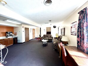 Reception - Baxter Inn (Baxter Springs)