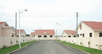 Communauté sécurisée 24/7 - Luxueuse villa de vacances de 5 chambres - Tema
